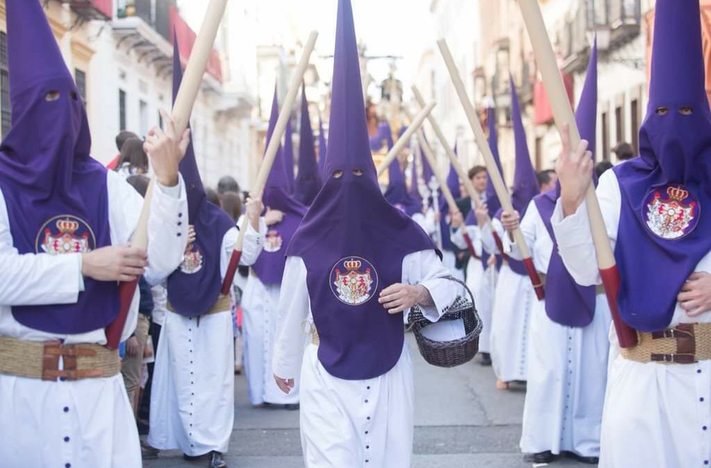 Venta de túnicas de nazarenos y monaguillos nuevas